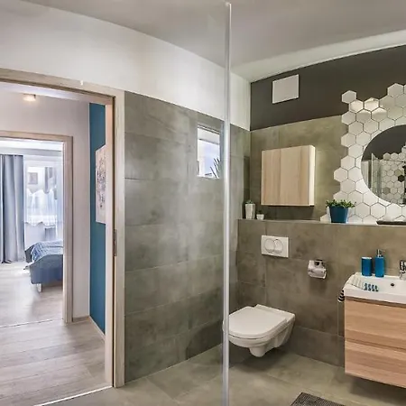 Corvin Interior Design Apartment+free Garage